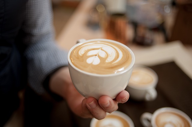 哺乳期間可以喝咖啡嗎？